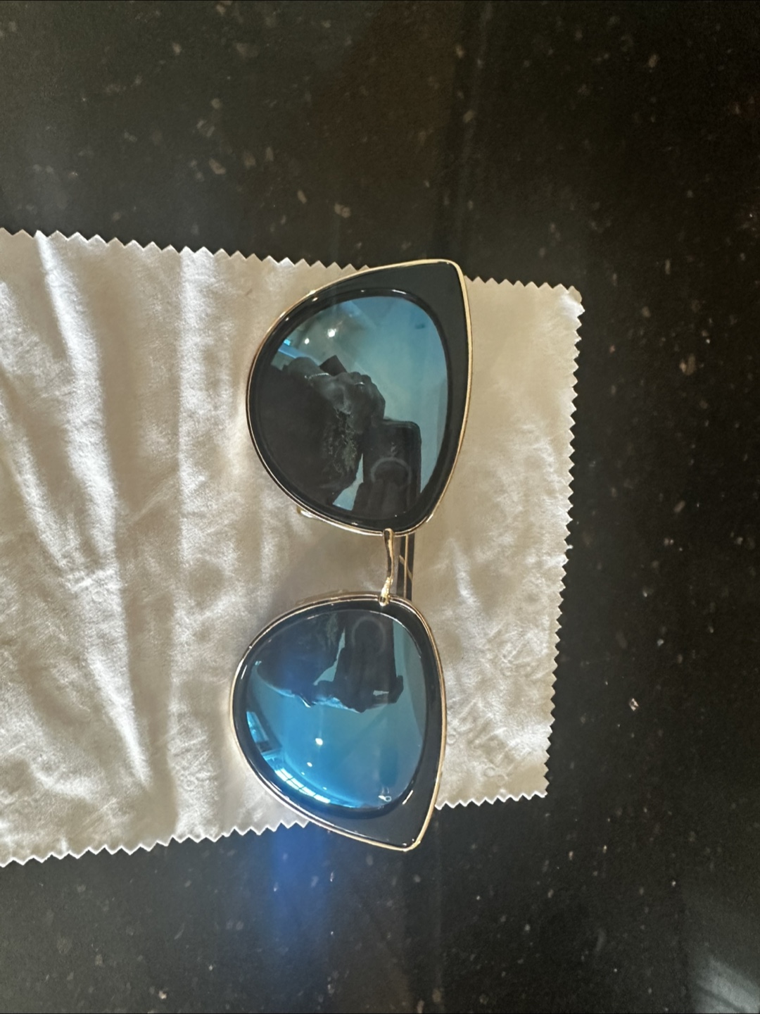 Hakim Optical Sunglasses with Case