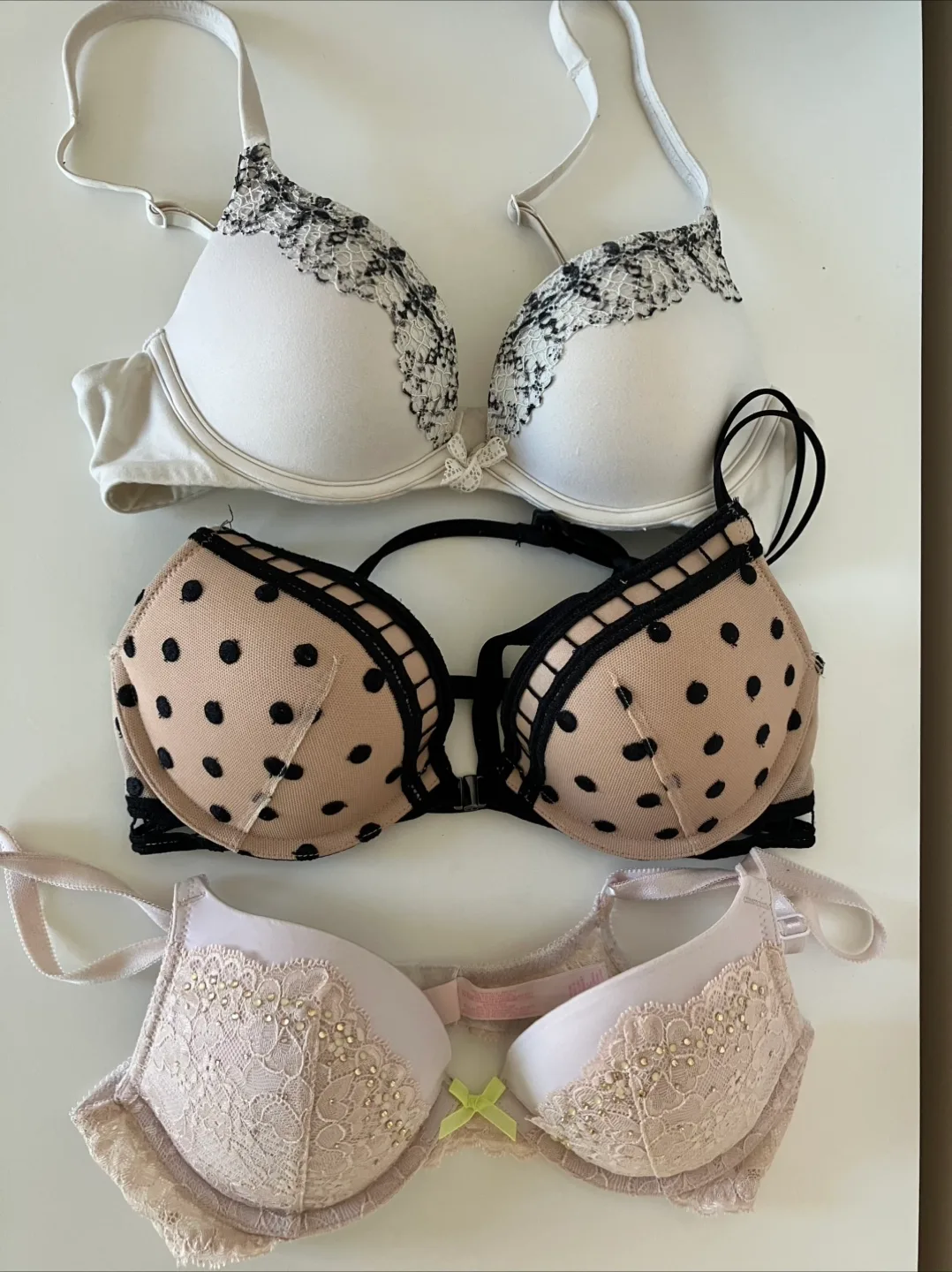 Victoria's Secret Bras - Size 32C & 32B thumbnail