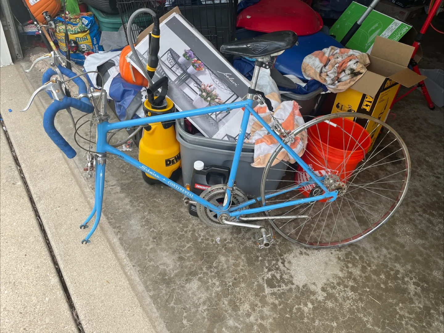 Schwinn Continental Bicycle - Needs TLC thumbnail