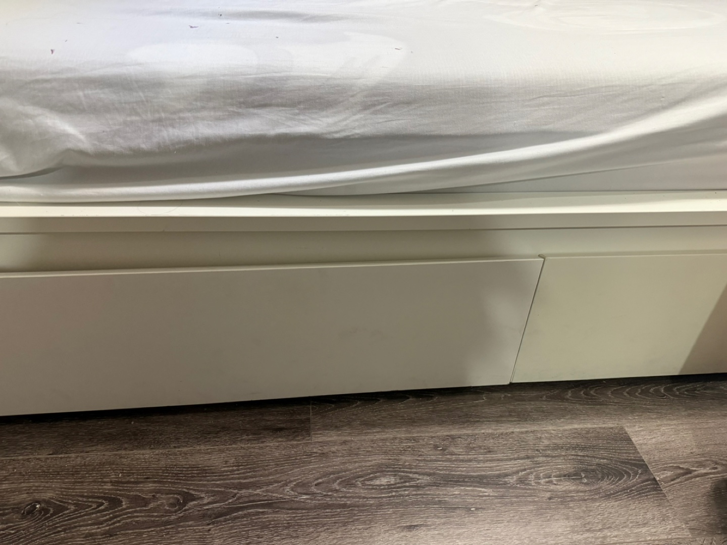 IKEA Malm Bed Frame - White king size - photo 2