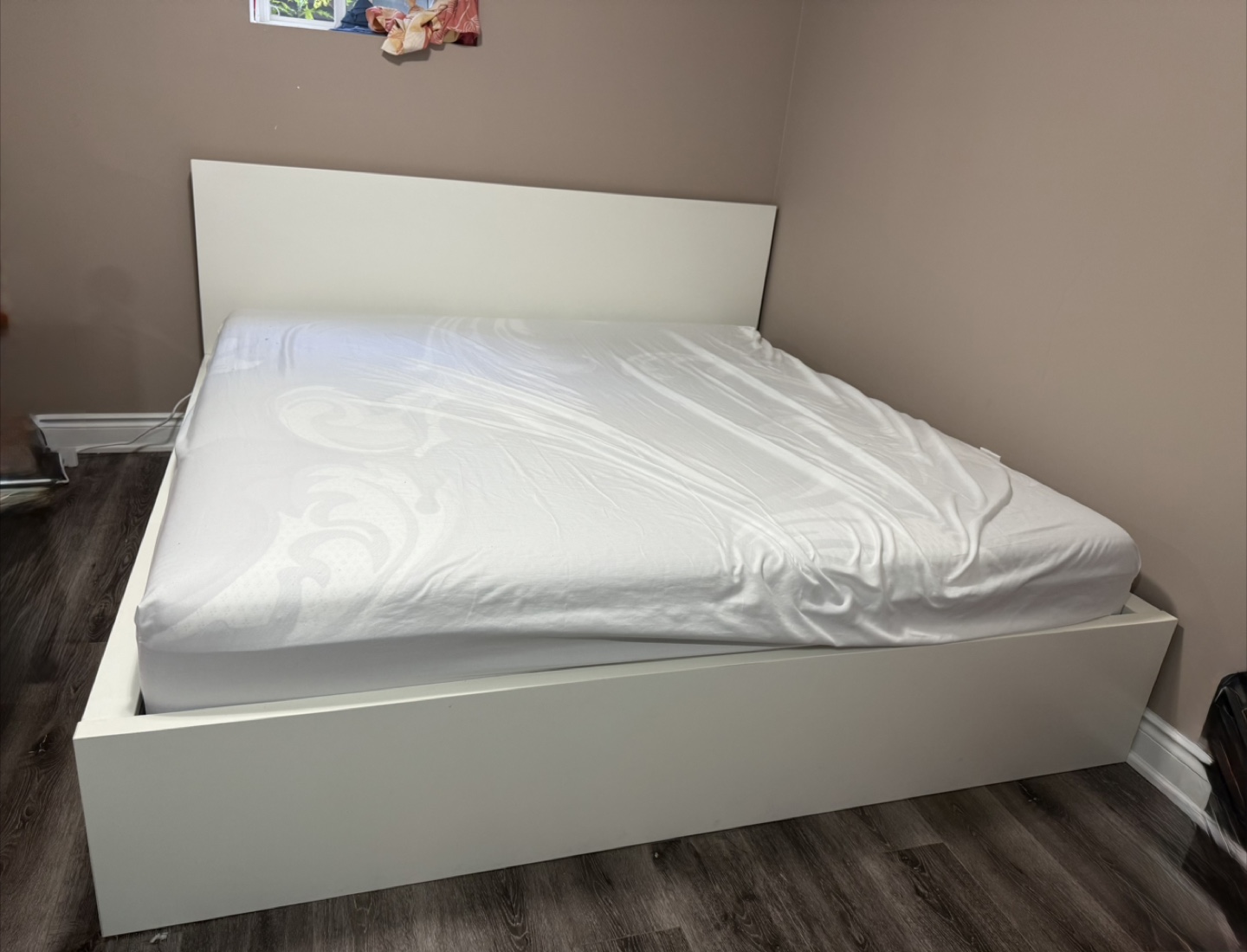 IKEA Malm Bed Frame - White king size - photo 4