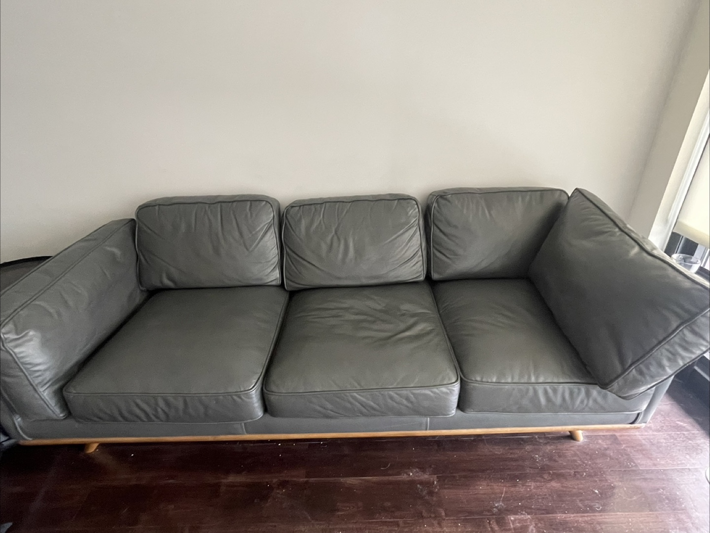 Leather sofa 90” -Great condition!