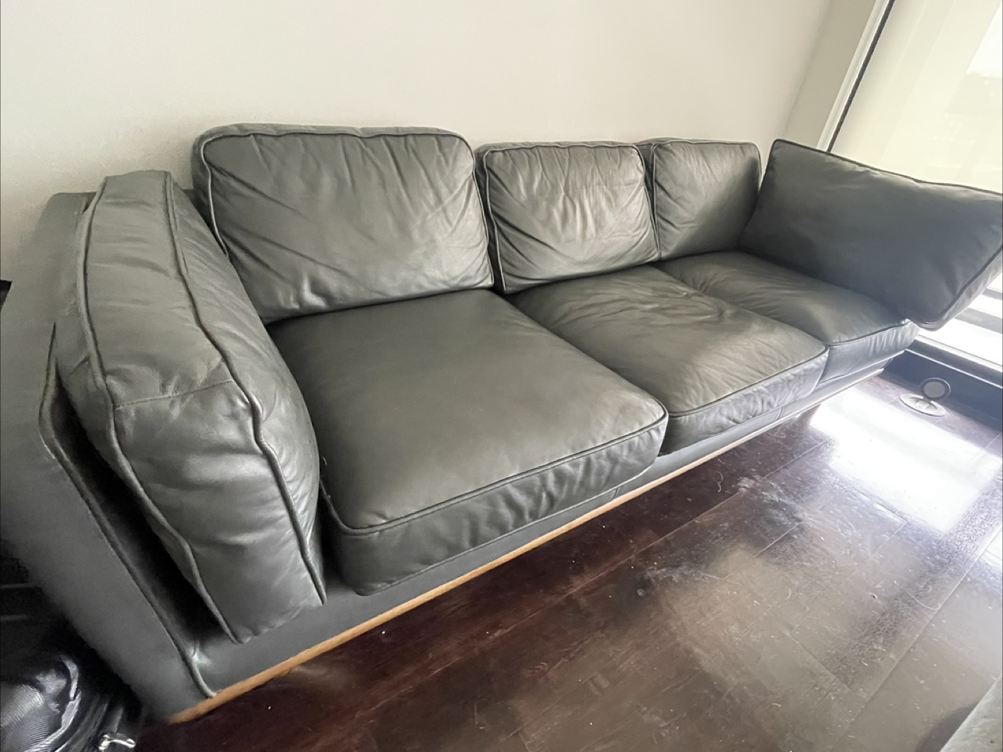 Leather sofa 90” -Great condition! - photo 3