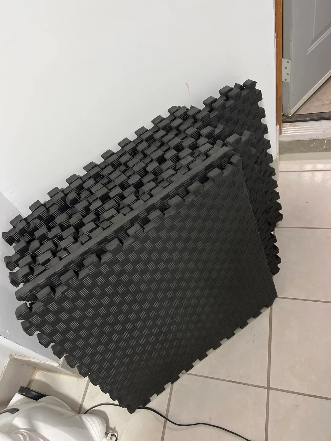 Black Foam Interlocking Floor Mats thumbnail