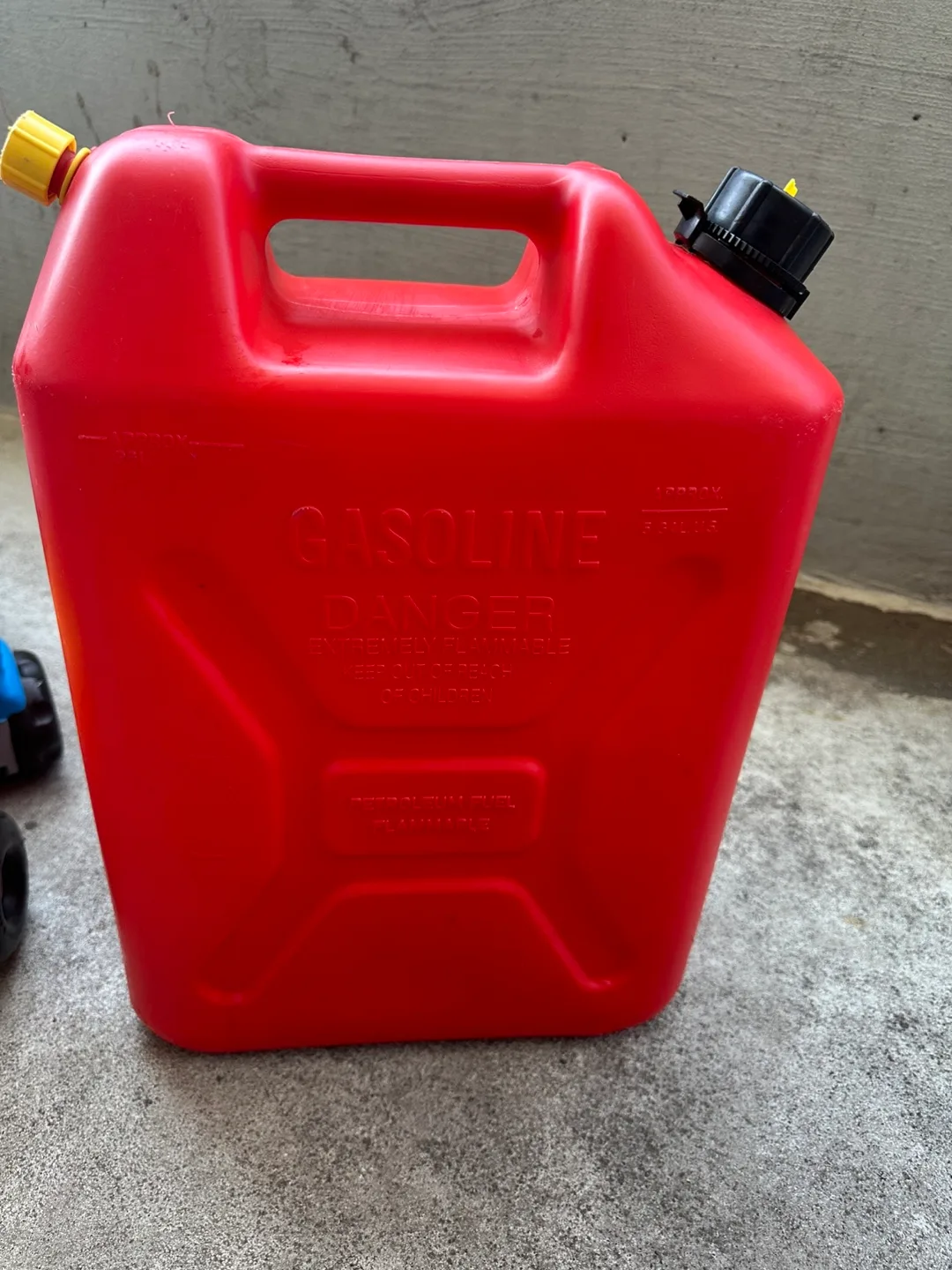 Red Gasoline Can 20L/5.3 Gal thumbnail
