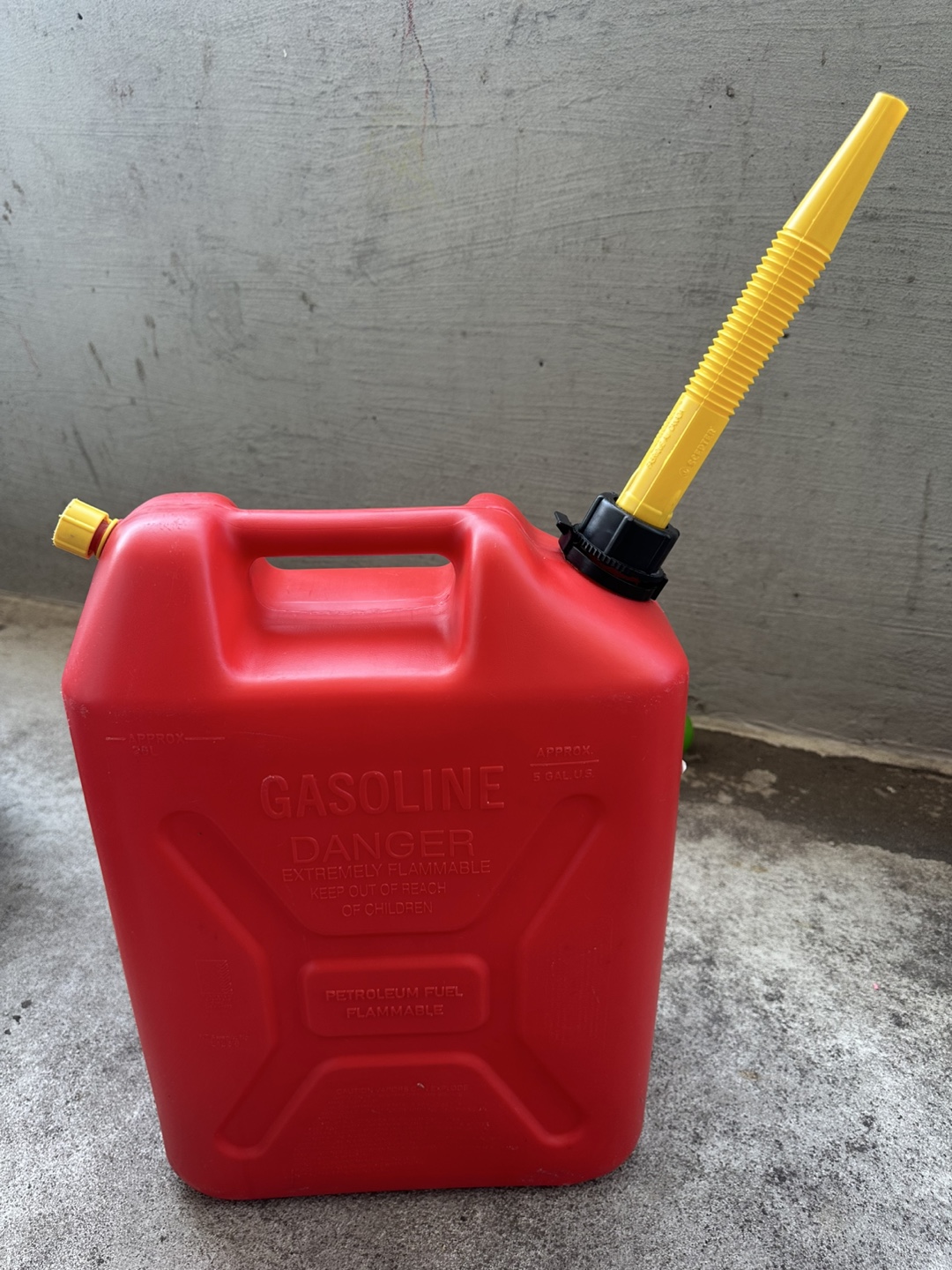 Red Gasoline Can 20L/5.3 Gal - photo 3