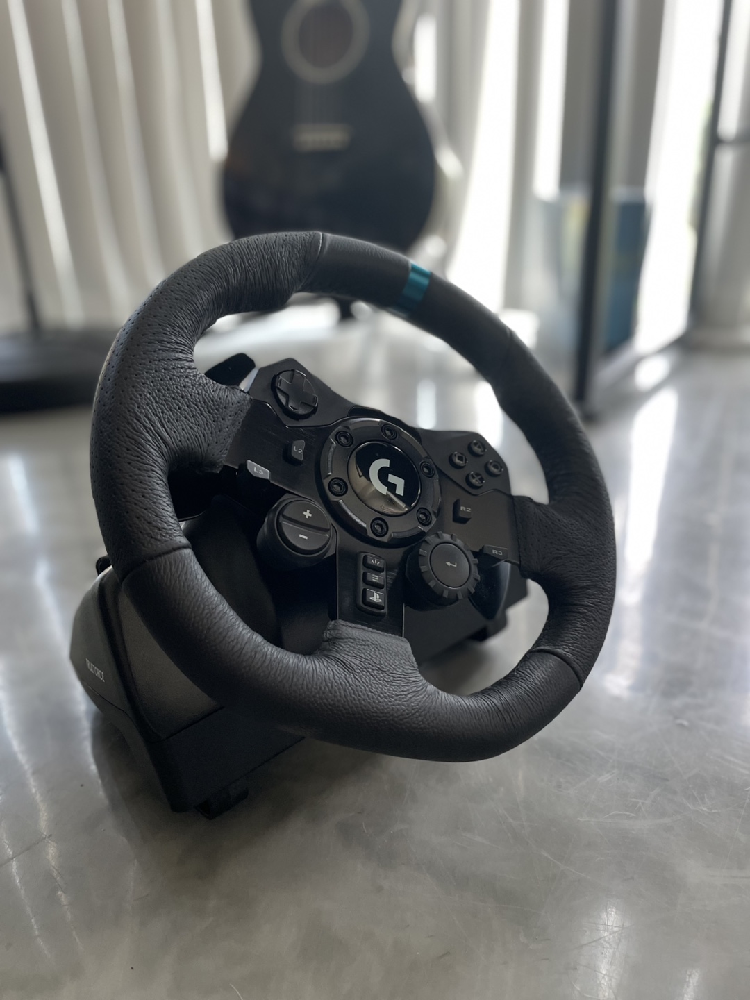 Logitech G923 Racing Wheel - Trueforce Feedback - photo 5