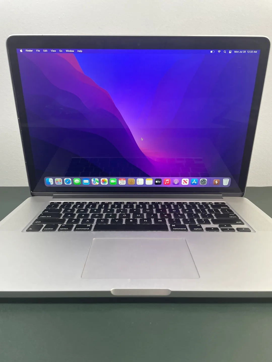 15 inch MacBook Pro A1398 - 16 GB RAM/256 GB SSD with Charger thumbnail