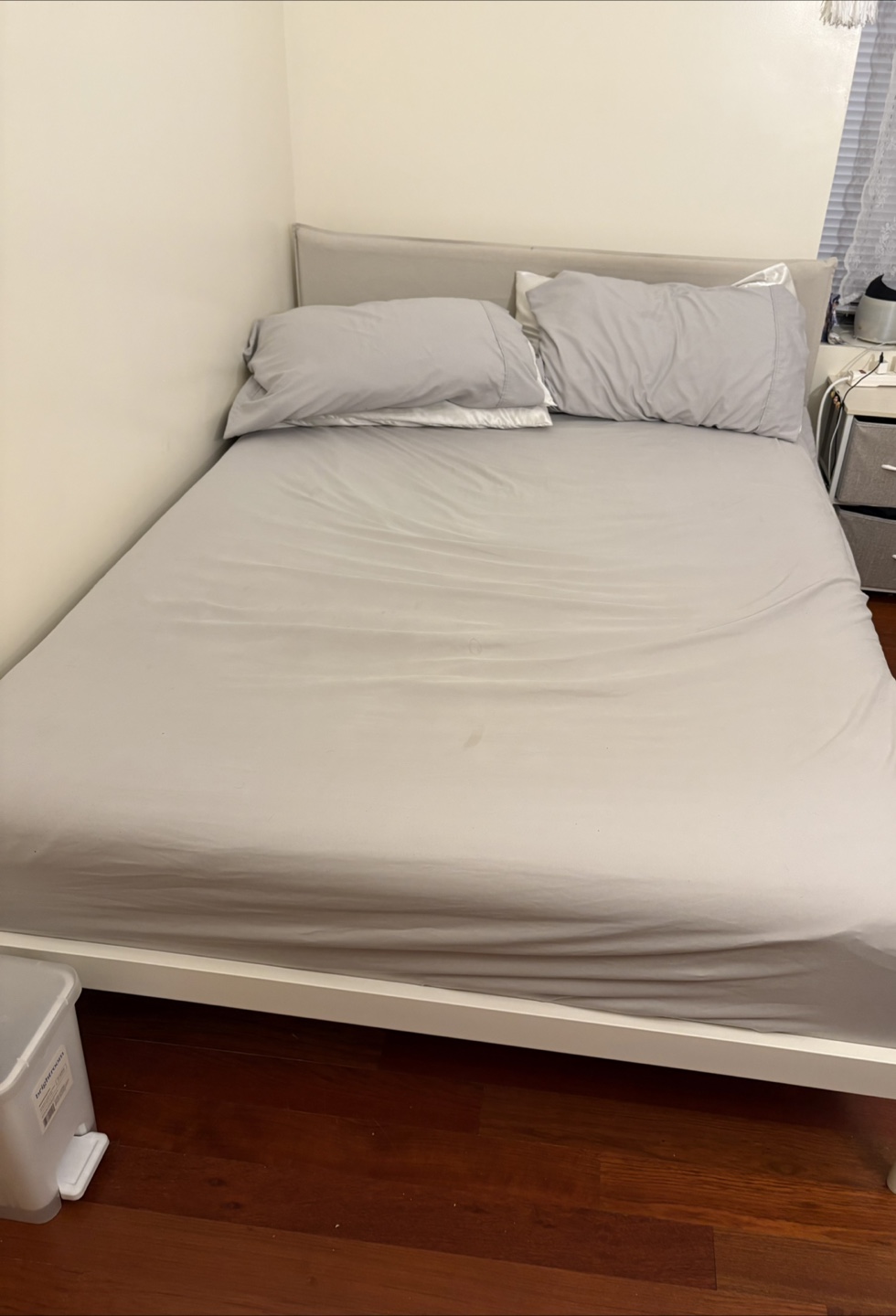 IKEA HASVÅG full size mattress + KLEPPSTAD frame+ plus 2 pillows - photo 2