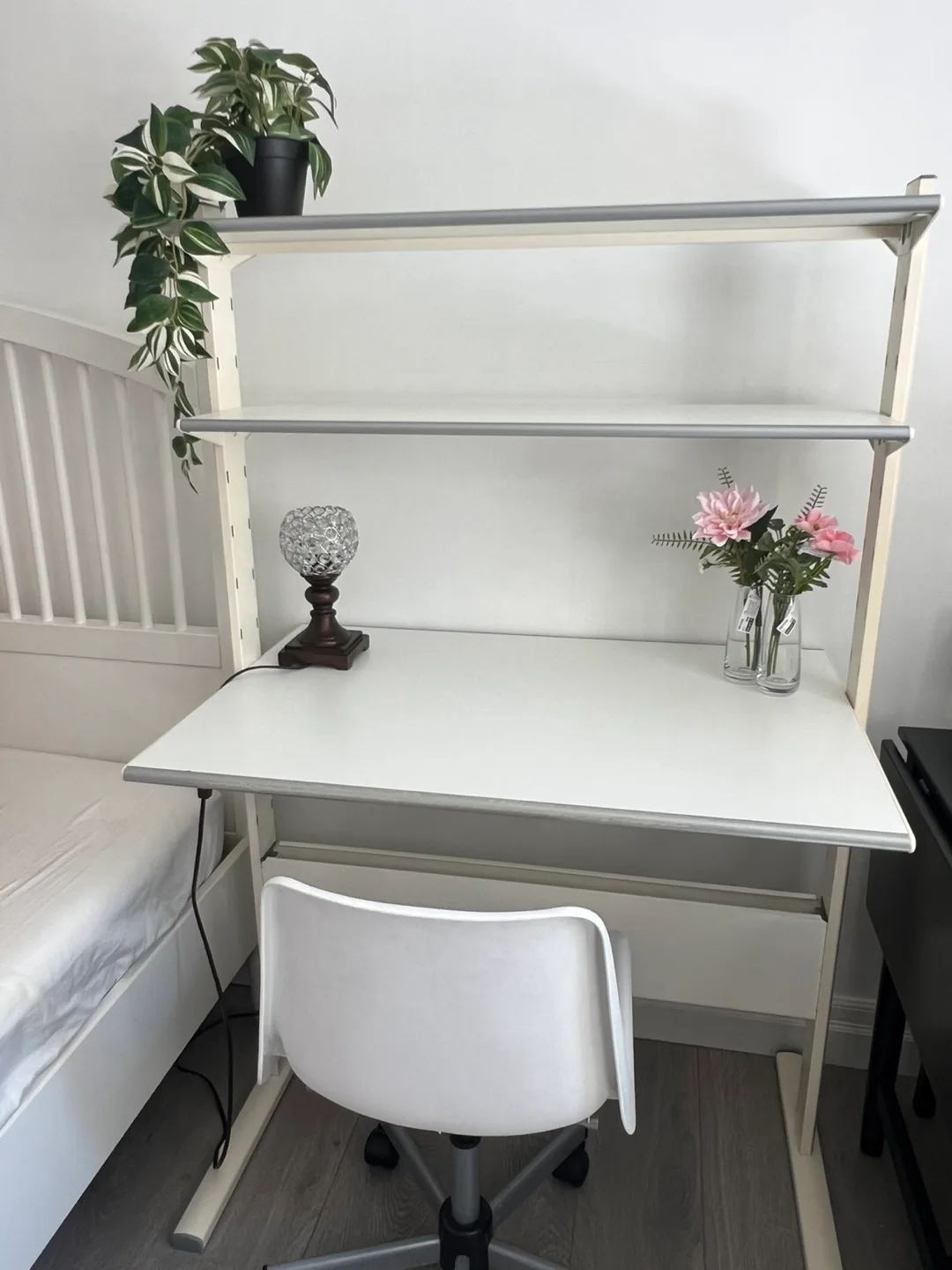 Stylish Desk with Shelves + FREE Chair,delivery available thumbnail