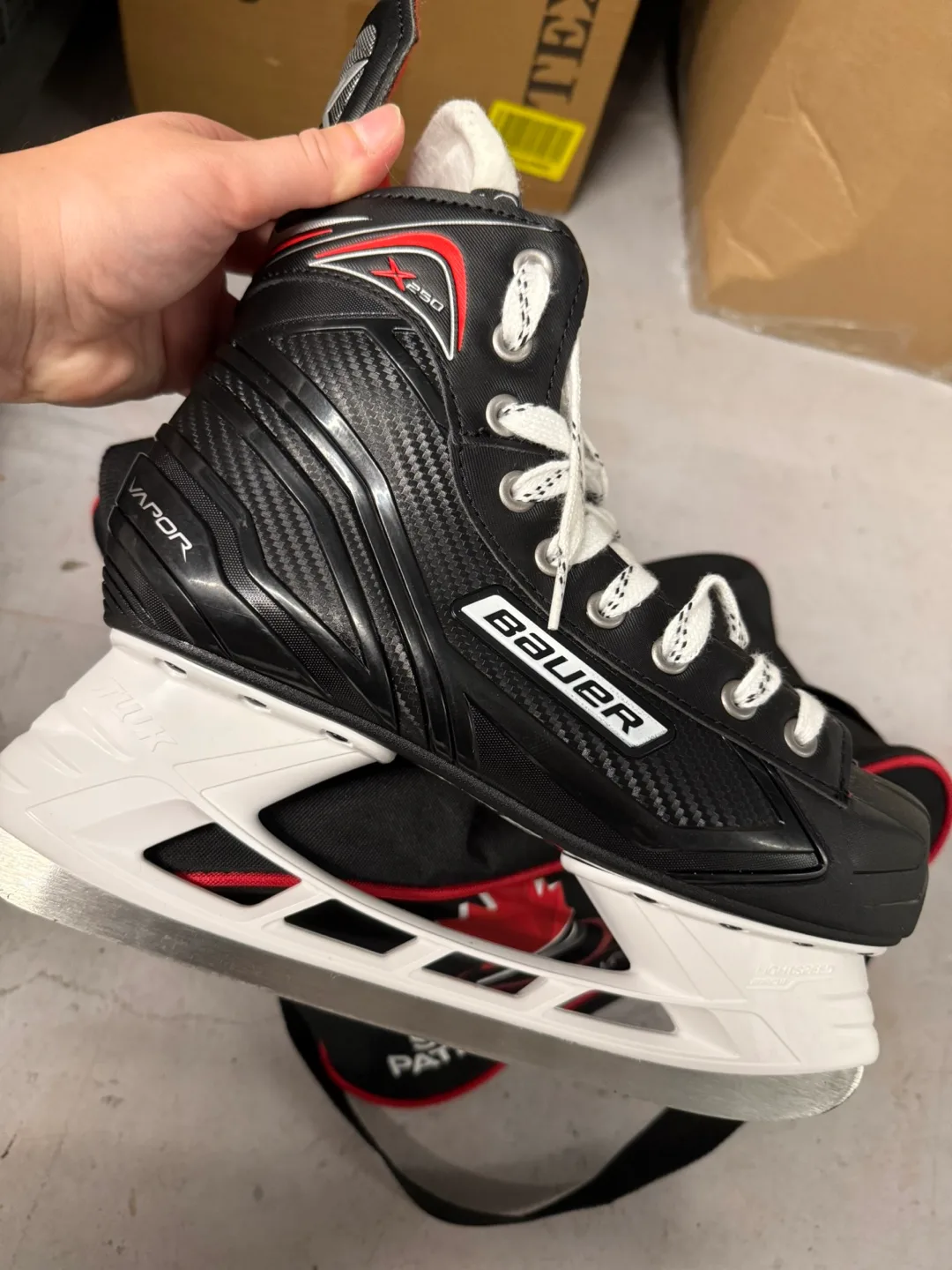 Shoes & ice skates - Variety of Styles & Sizes image indicator(10)