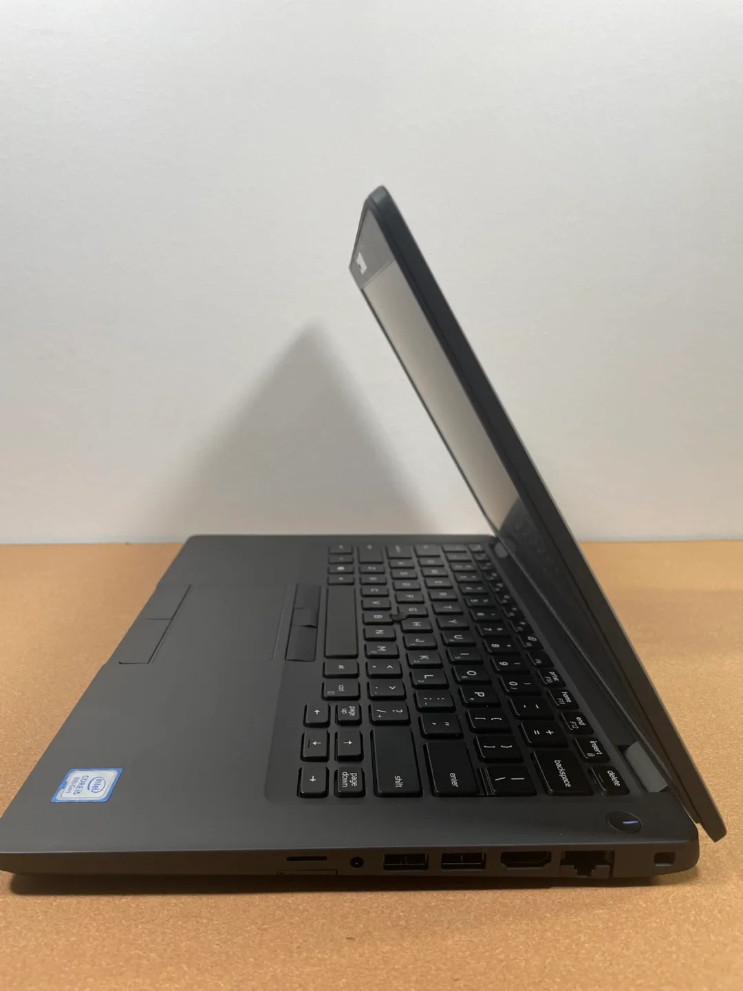 Dell Latitude 5400 - 16 GB RAM/256 GB SSD - Windows 11 image indicator(5)