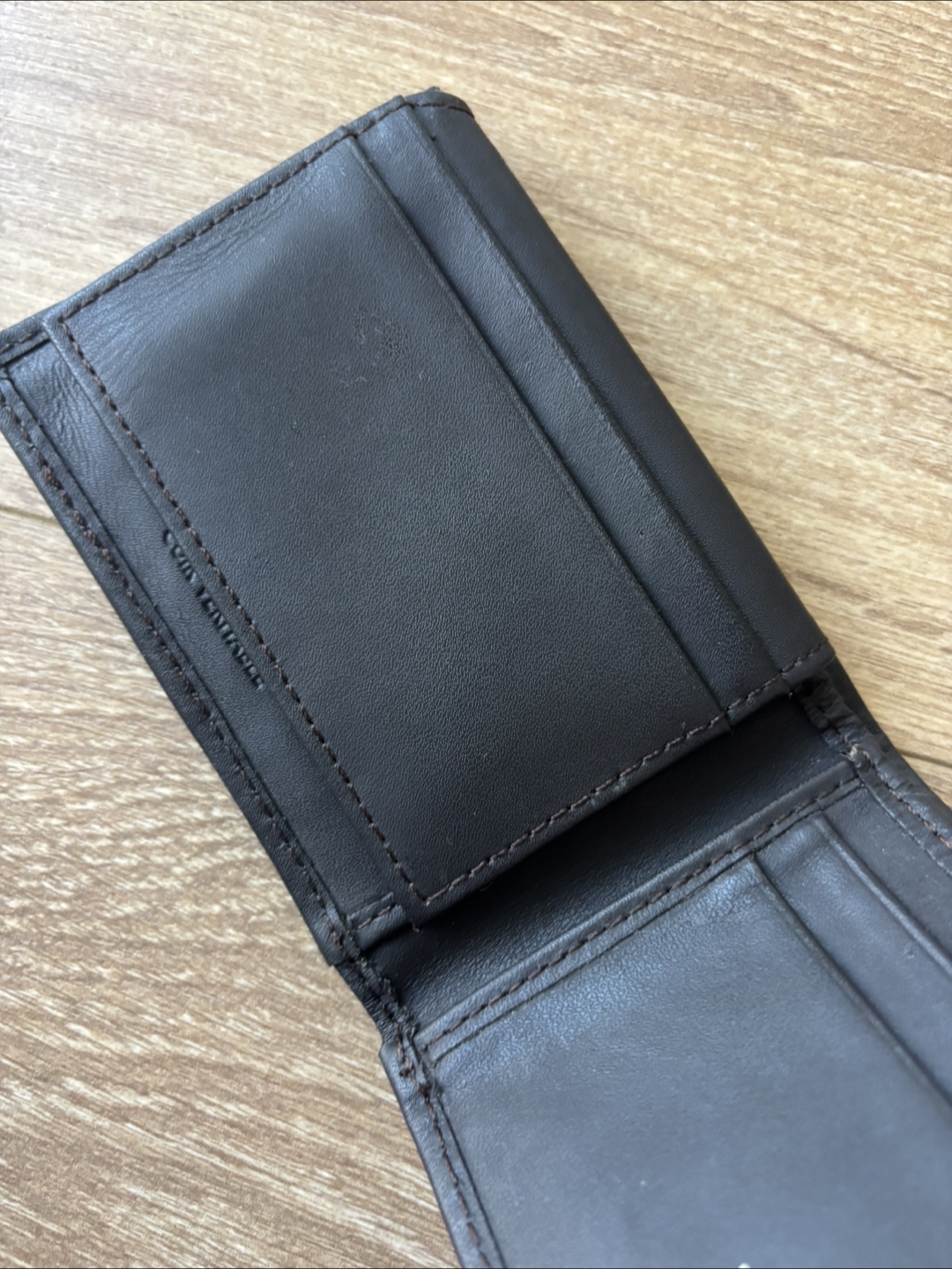 Guess Brown Bi-Fold Wallet - photo 2