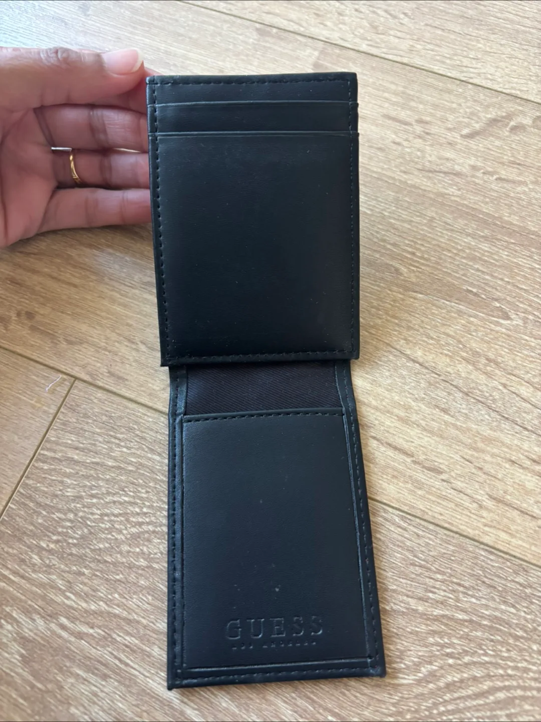 Guess Black Wallet image indicator(2)
