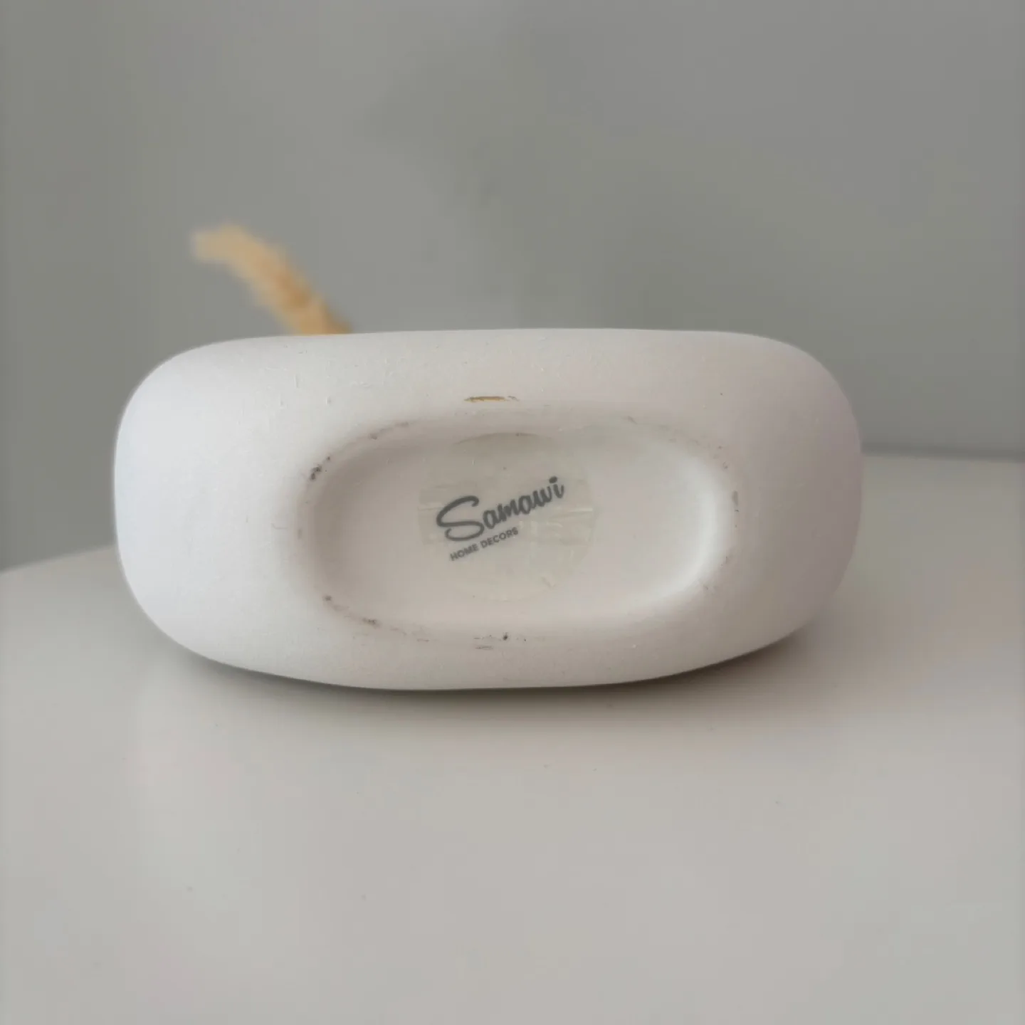 White Ceramic Vase image indicator(5)