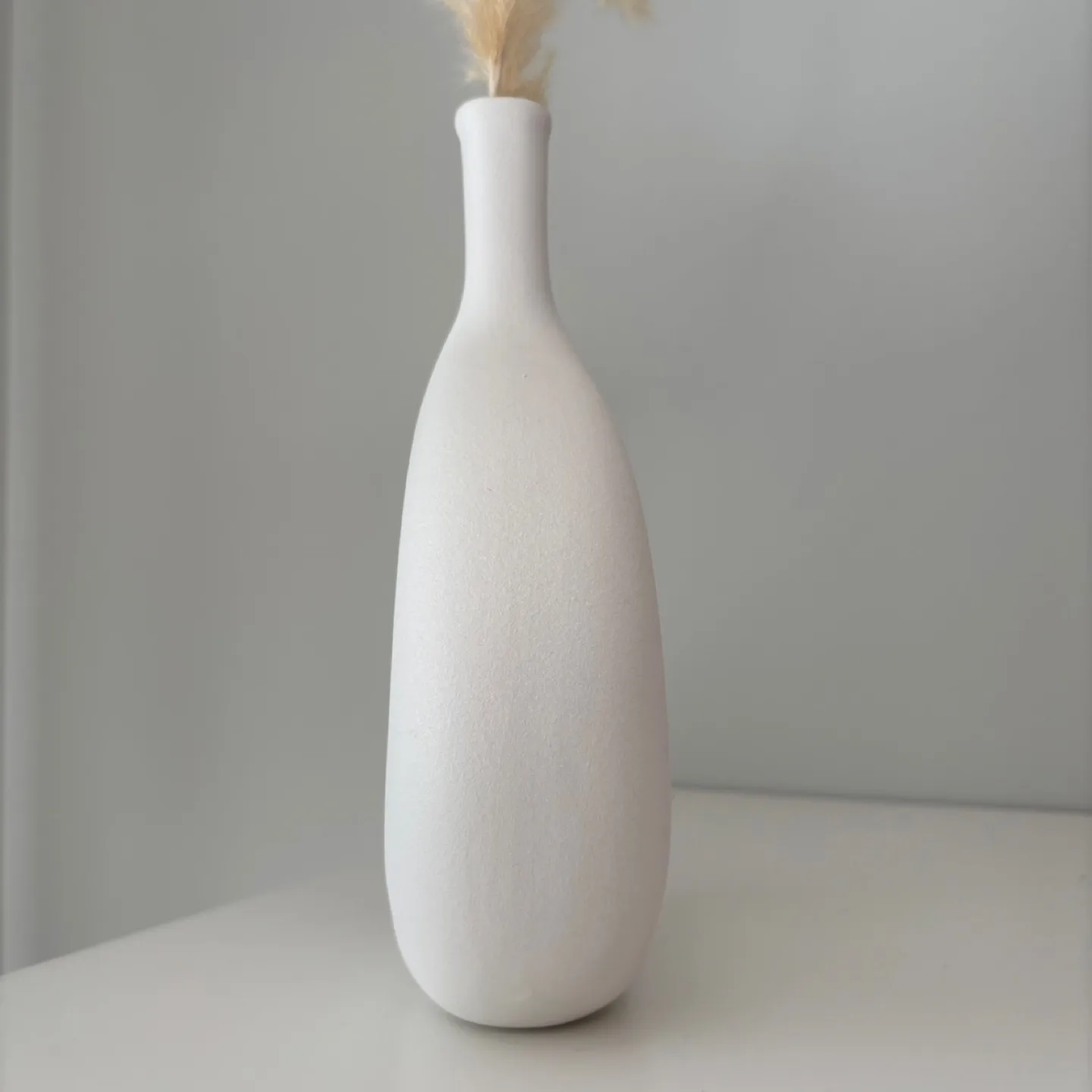 White Ceramic Vase image indicator(2)