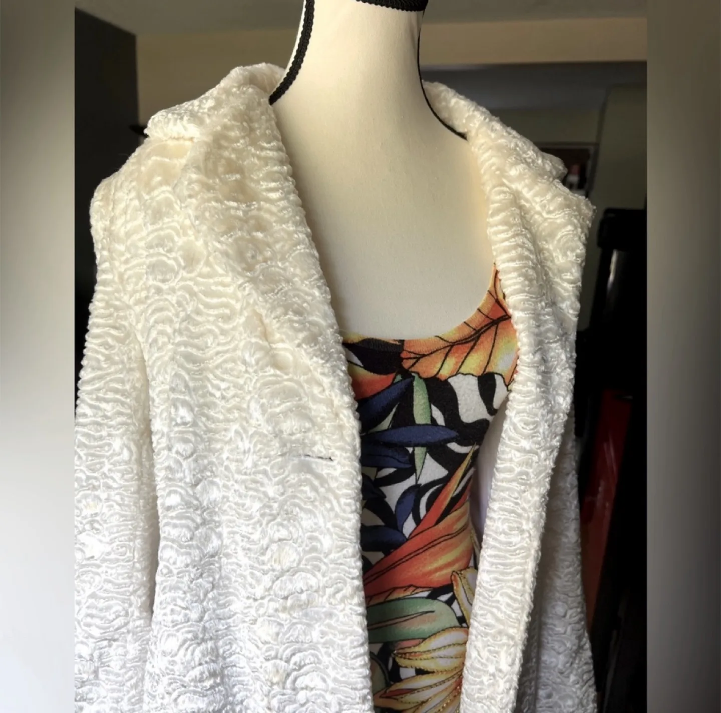 Carina Woman’s Textured Coat thumbnail