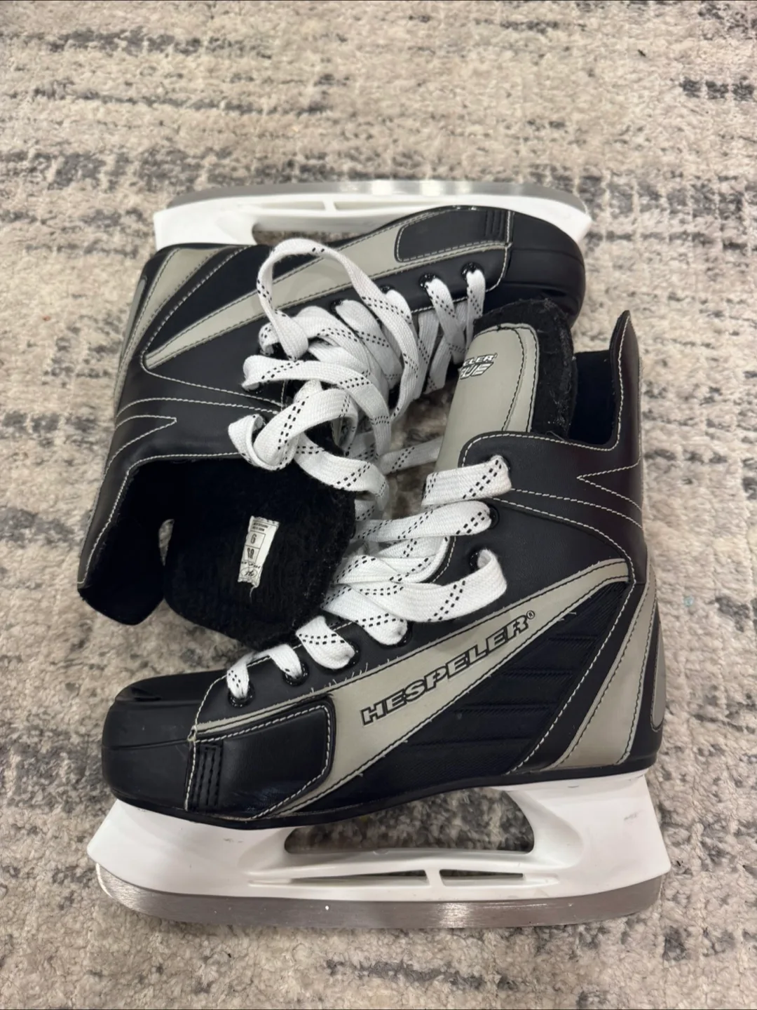 Hespeler Ice Skates - Size 9 - Male thumbnail