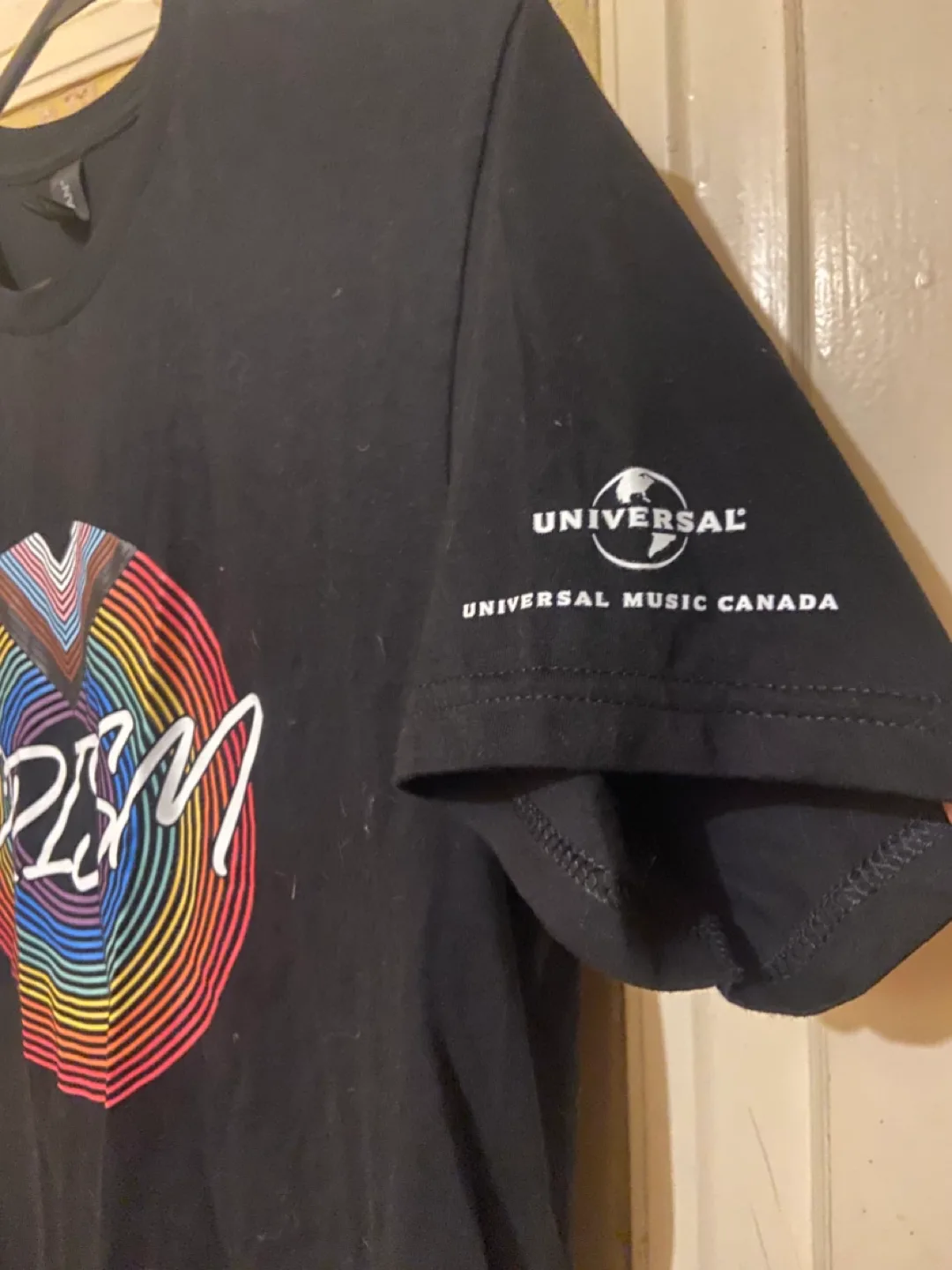 Universal Music Canada Prism T-Shirt szM image indicator(2)