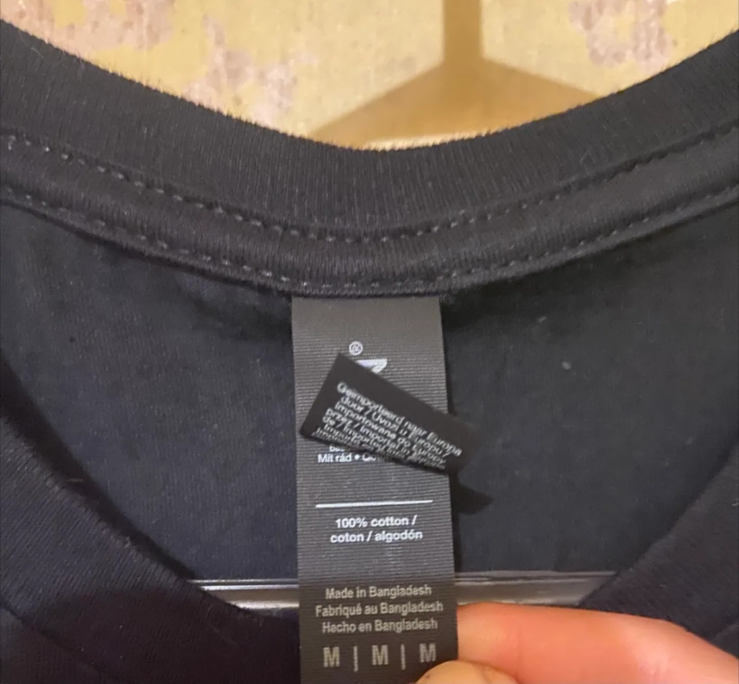 Universal Music Canada Prism T-Shirt szM image indicator(4)