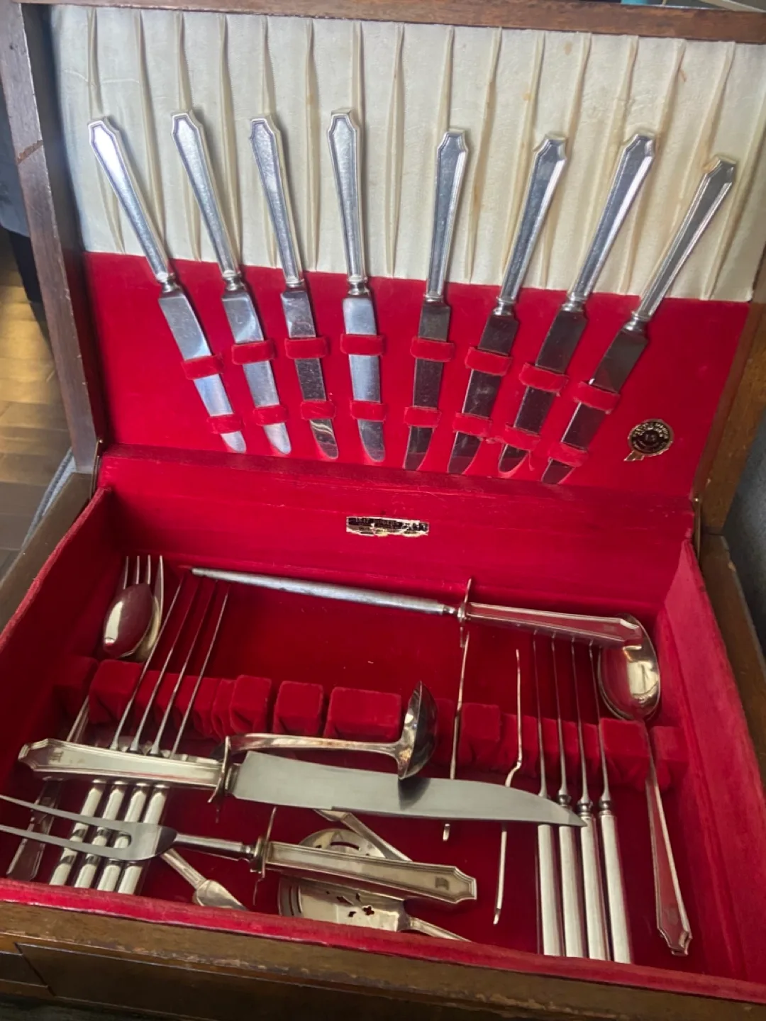 International Silver Co. Flatware Set image indicator(2)