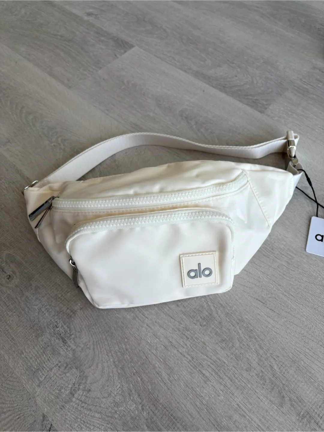 ALO Yoga Explorer Fanny Pack image indicator(2)