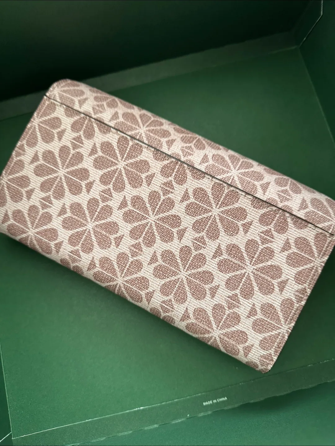 BNIB‼️Kate Spade New York Crossbody Wallet image indicator(3)