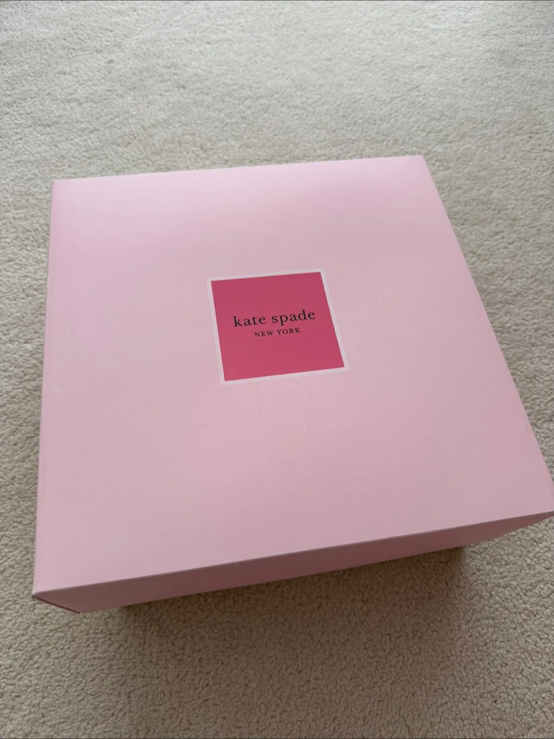 BNIB‼️Kate Spade New York Crossbody Wallet image indicator(5)