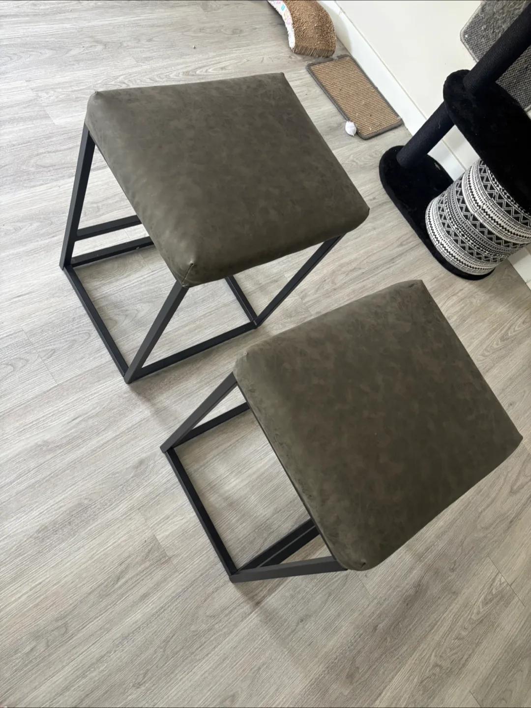 Set of 2 Bar Stools thumbnail