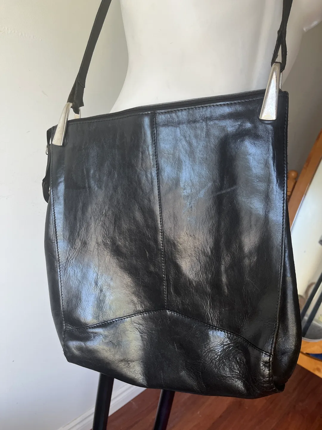 Vintage black purse image indicator(2)