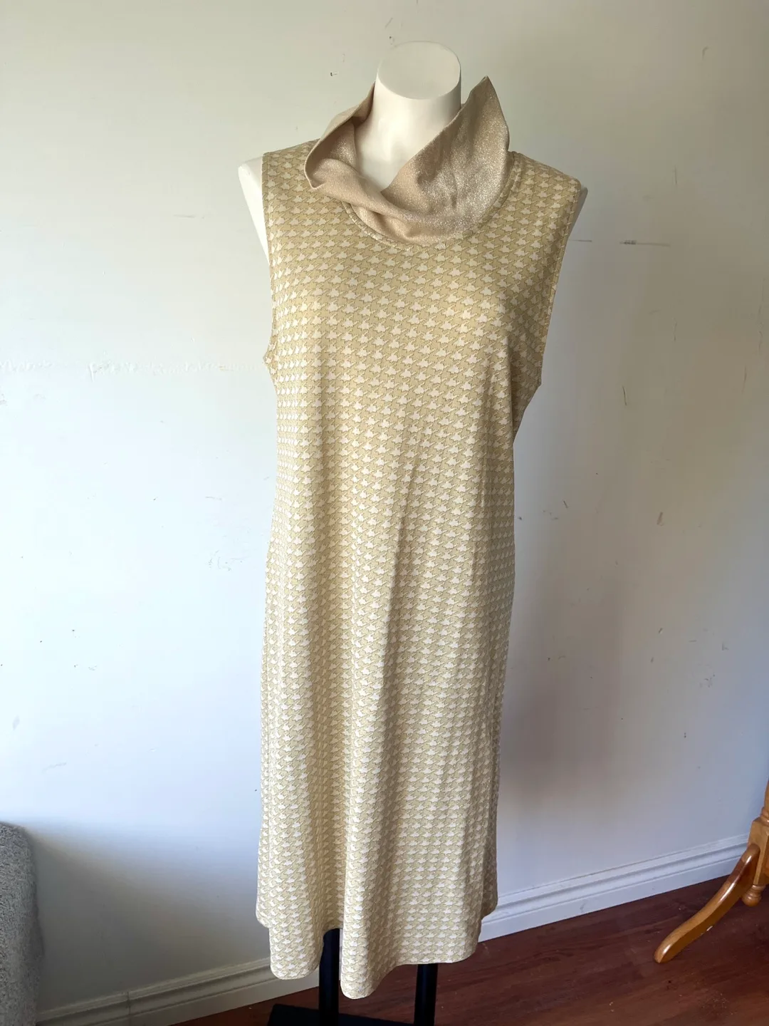 Vintage gold & white dress thumbnail
