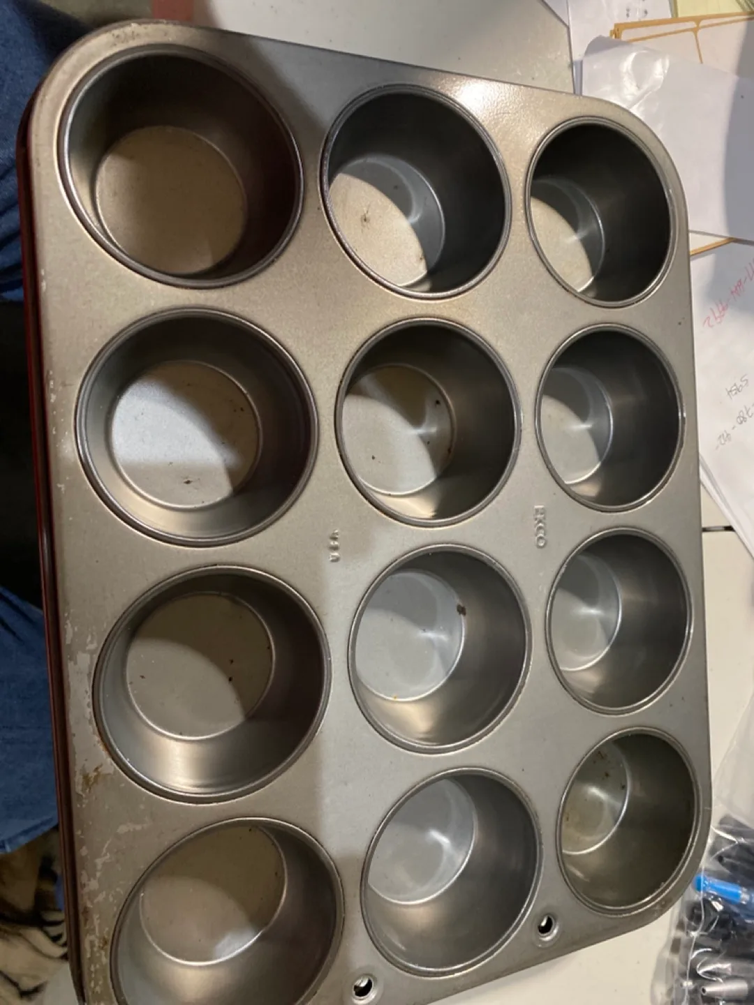Ekco Muffin Tins- 12 Cup thumbnail