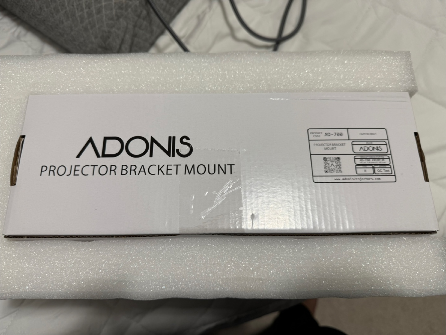 Adonis Projector & 72" Auto-Lock Screen - Like New! - photo 5