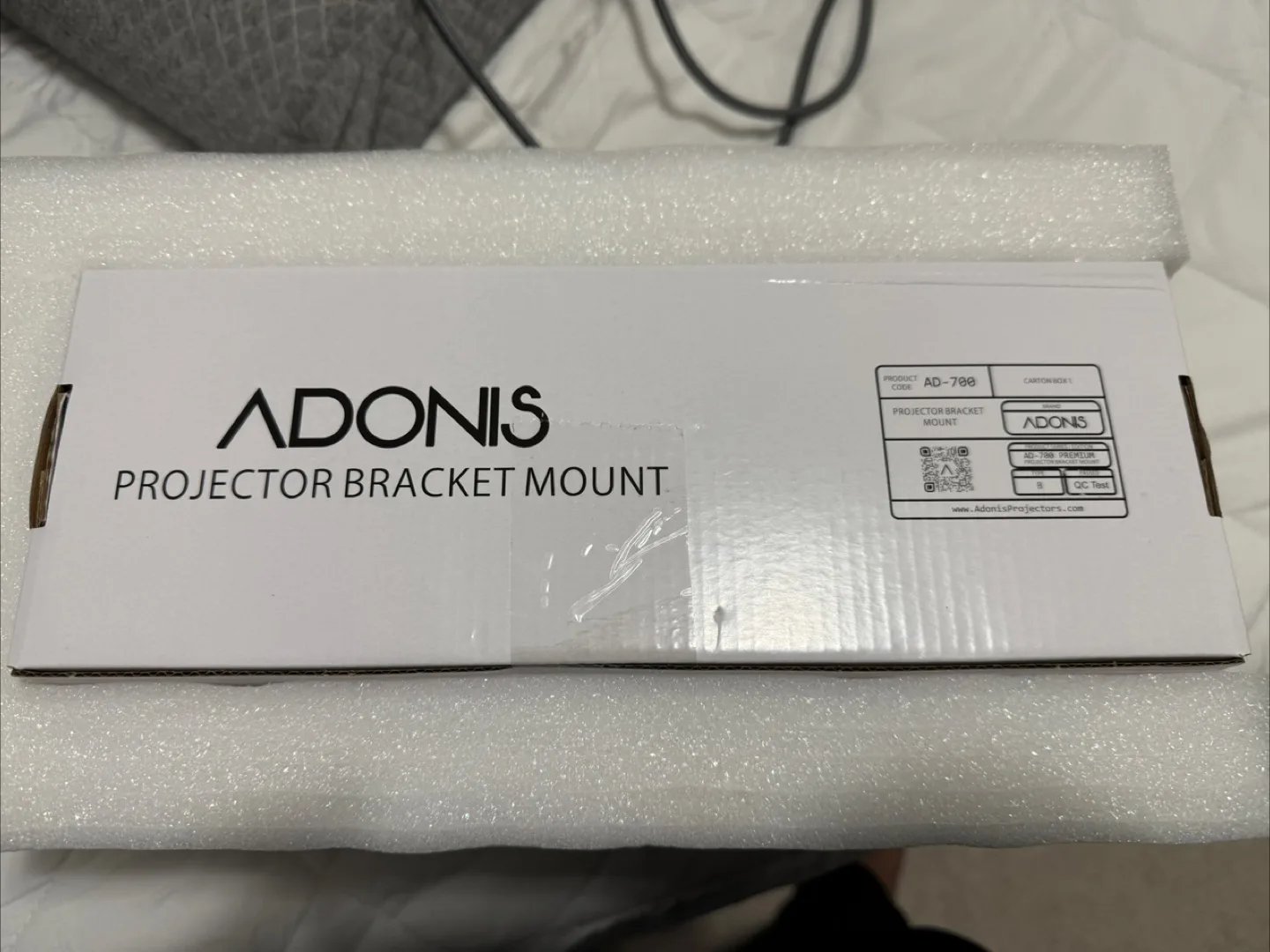 Adonis Projector & 72" Auto-Lock Screen - Like New! image indicator(5)