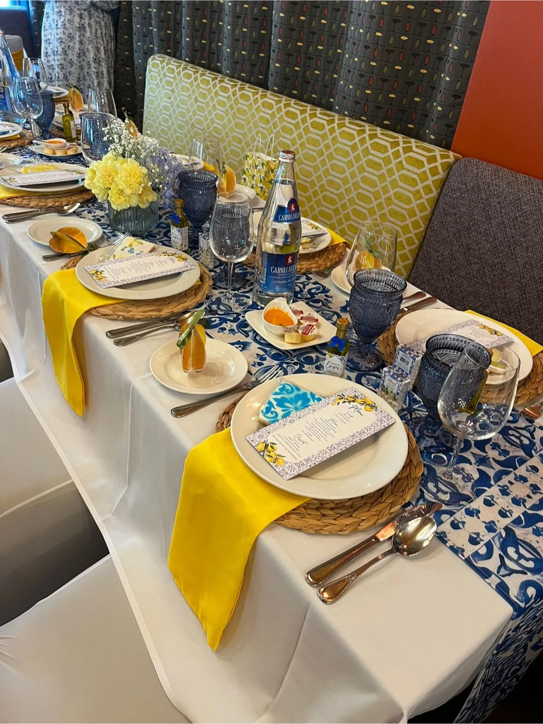 50 Yellow Cloth Napkins image indicator(5)