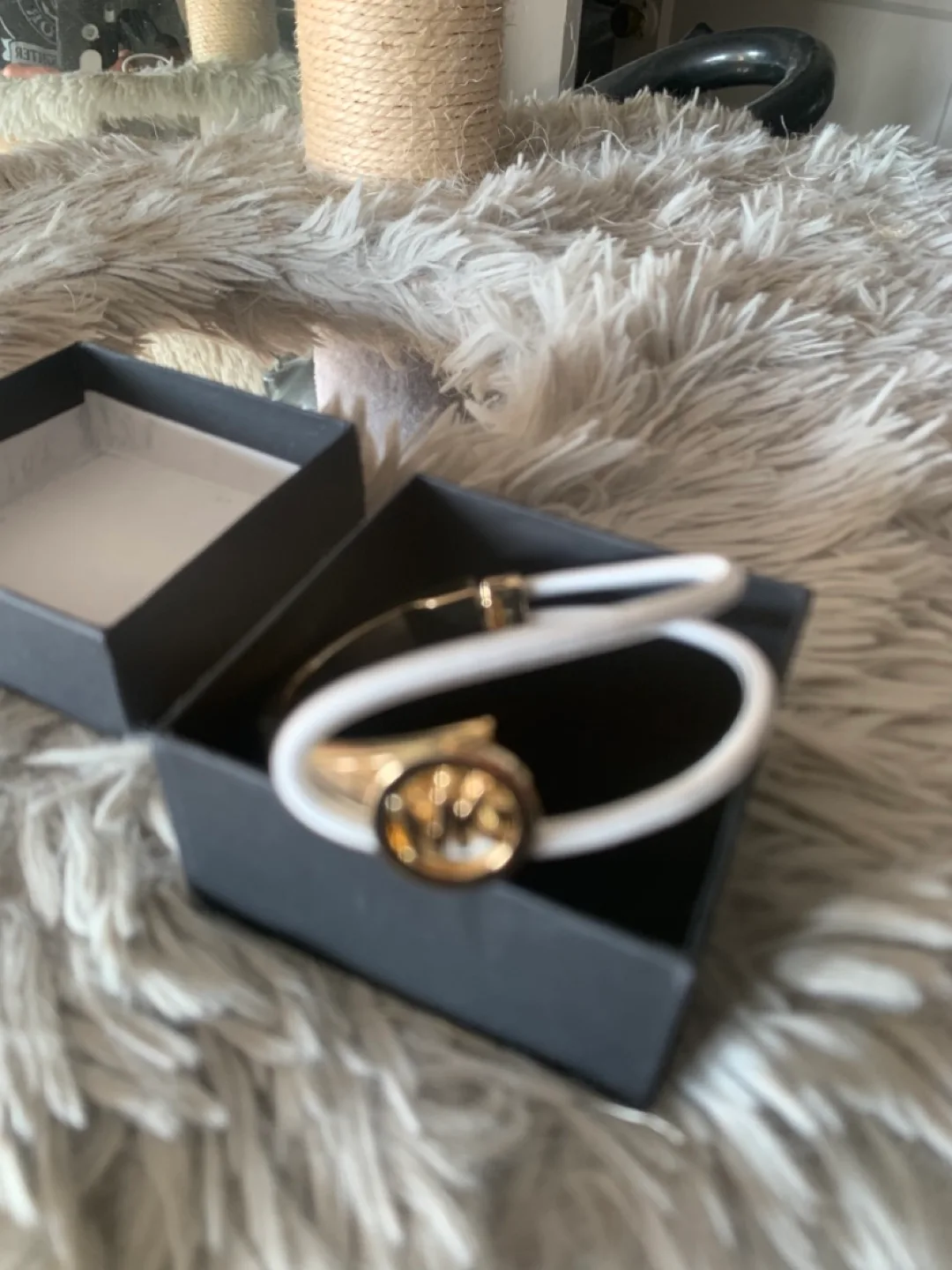 Michael Kors Gold Bracelet image indicator(3)