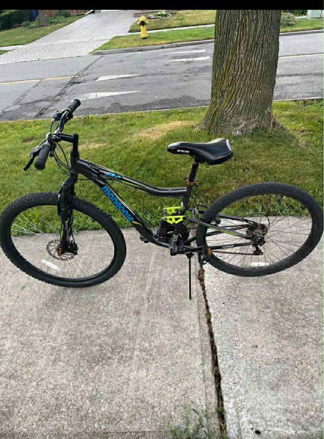 Mongoose Mountain Bike - Black thumbnail