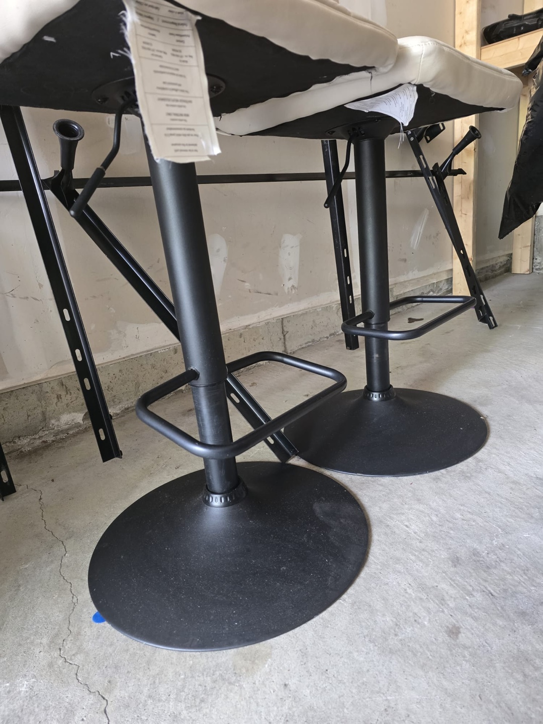 Set of 2 Adjustable Height Bar Stools - photo 3