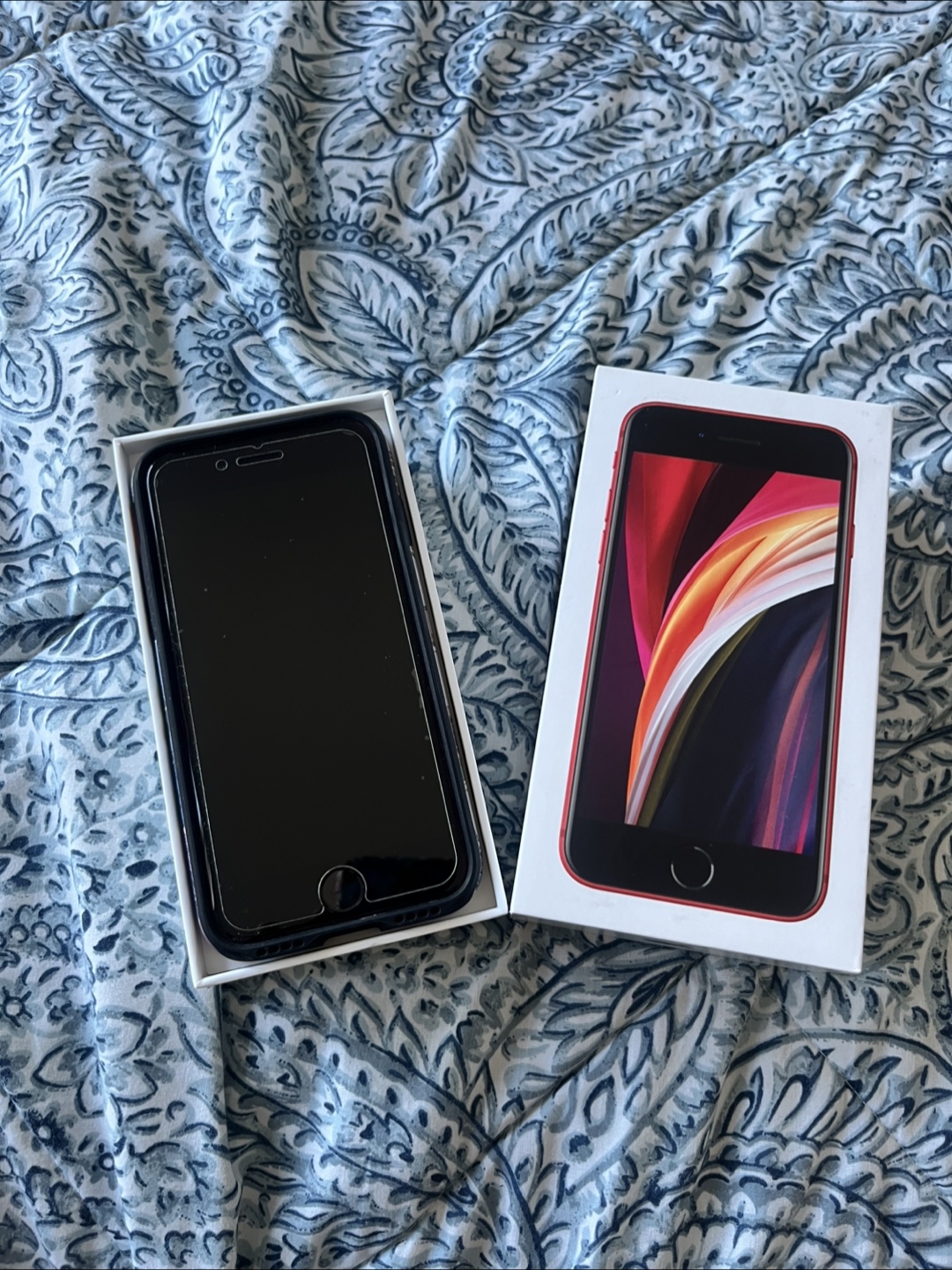 Apple iPhone SE (2020) 128GB (PRODUCT)RED - With Box