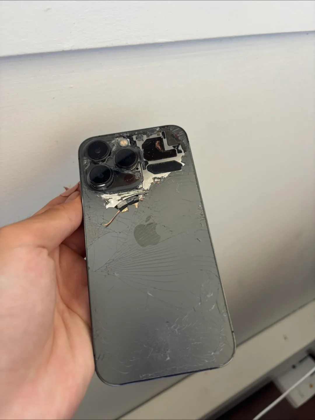 iPhone 13 pro with cracked back comes with replacement thumbnail