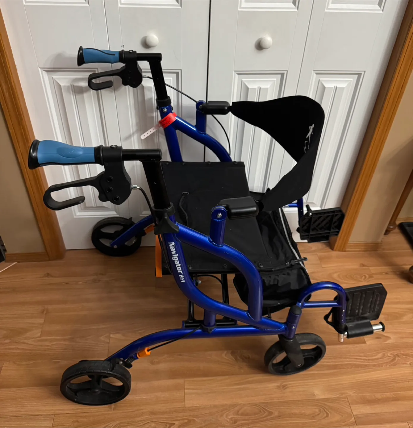 Hugo Navigator 2.0 Rollator Walker - Blue image indicator(2)