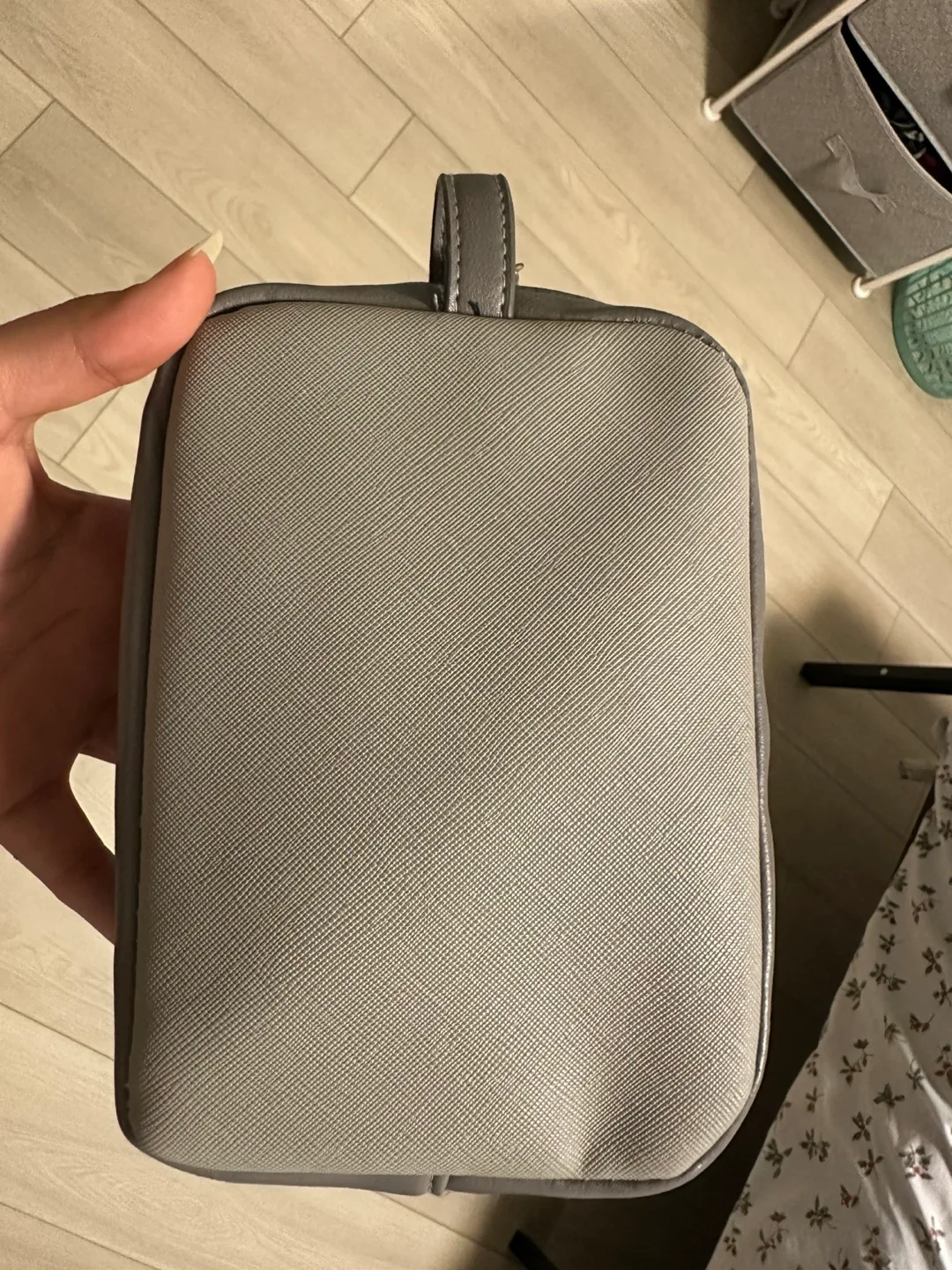 Hackett London Grey Travel Case image indicator(2)