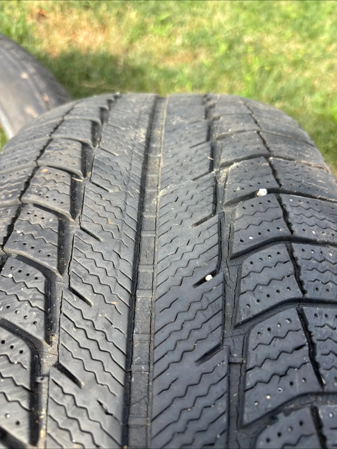 FS:  Set if 2 Michelin Latitude X-Ice 235/55R18 Tire image indicator(4)
