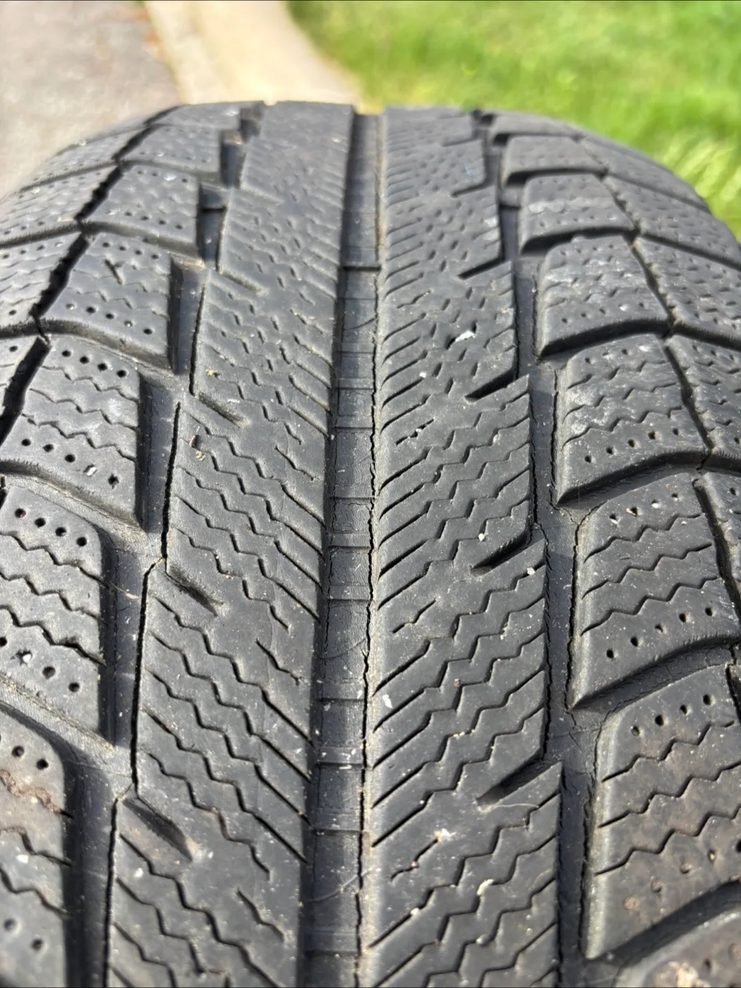 FS:  Set if 2 Michelin Latitude X-Ice 235/55R18 Tire image indicator(5)