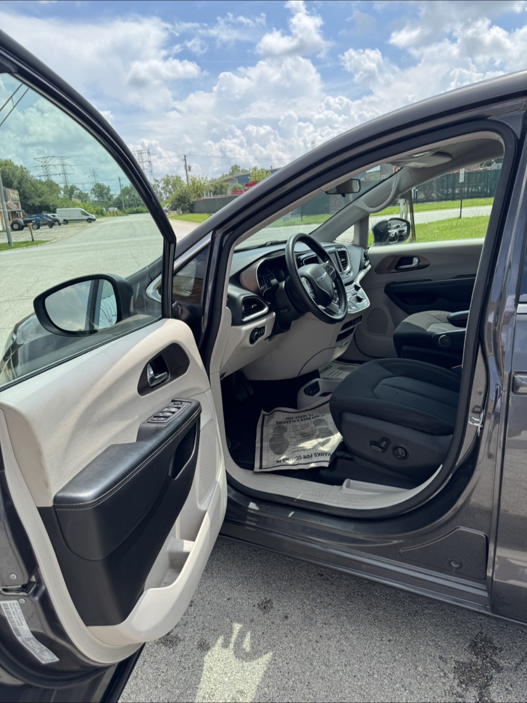 2021 Chrysler Voyager · LX Minivan 4D - photo 5