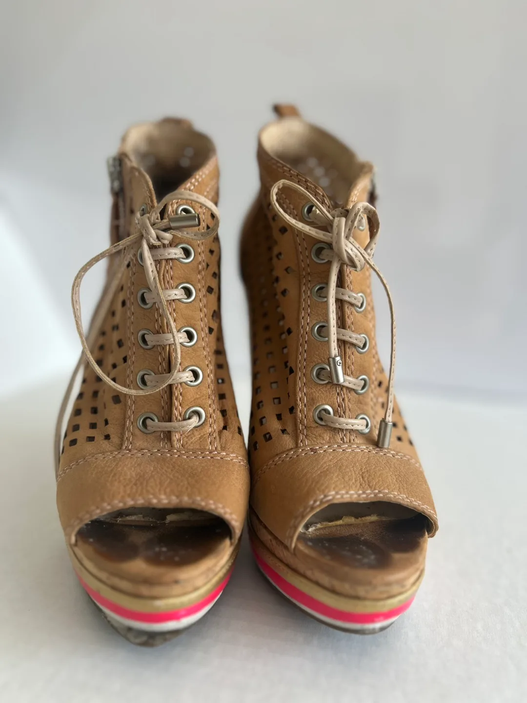 Report Wedge Booties - Size 7 image indicator(4)