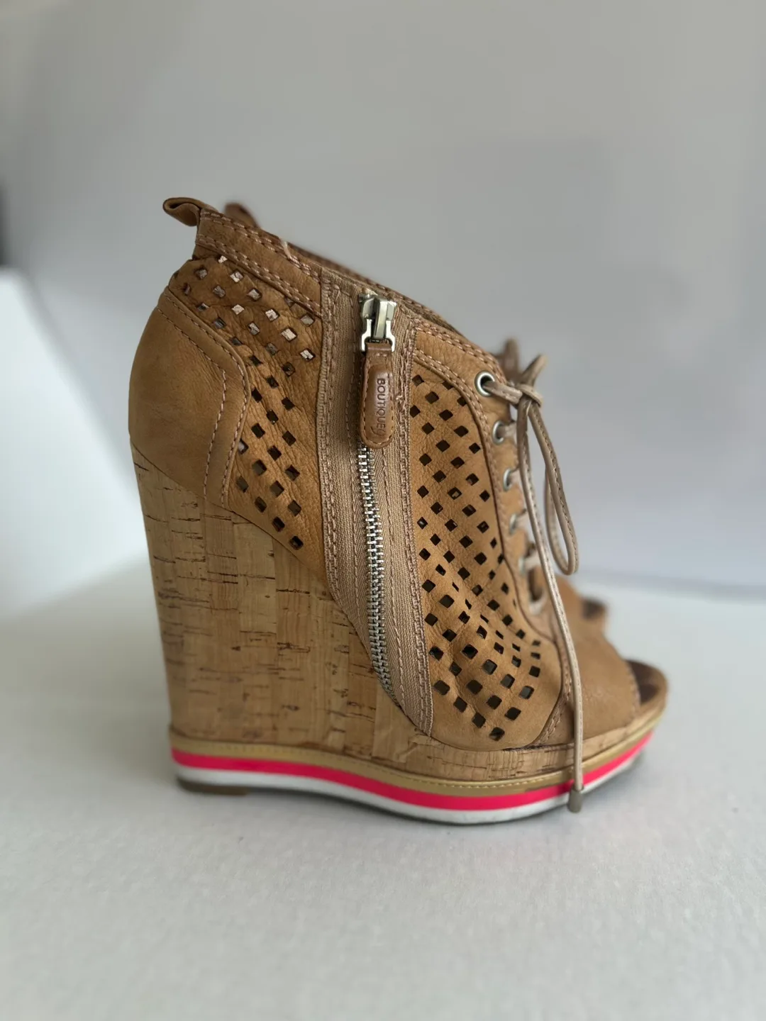 Report Wedge Booties - Size 7 image indicator(3)