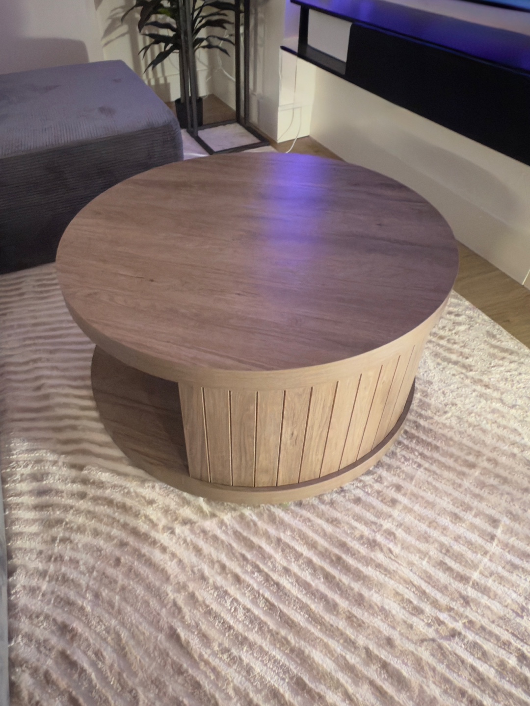 Round Wooden Coffee Table - photo 3