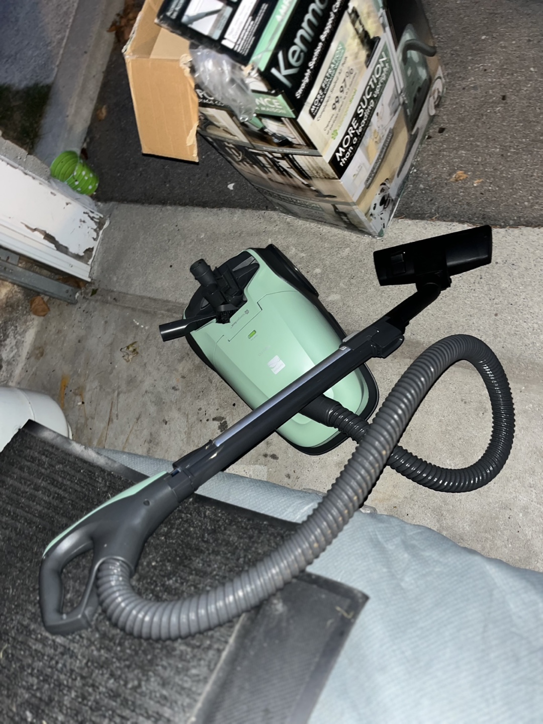 Kenmore 400 Series Canister Vacuum - photo 2