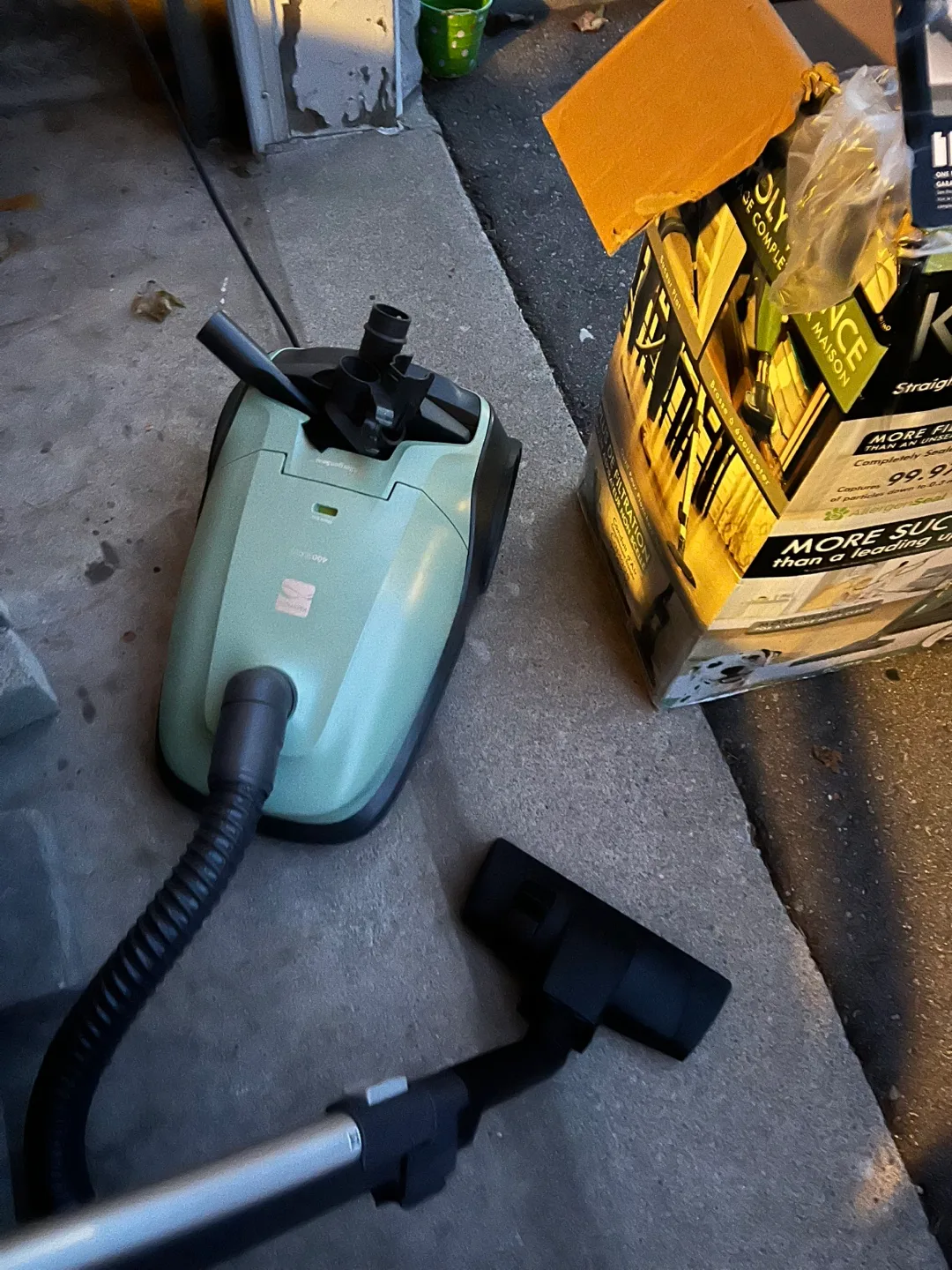 Kenmore 400 Series Canister Vacuum image indicator(10)